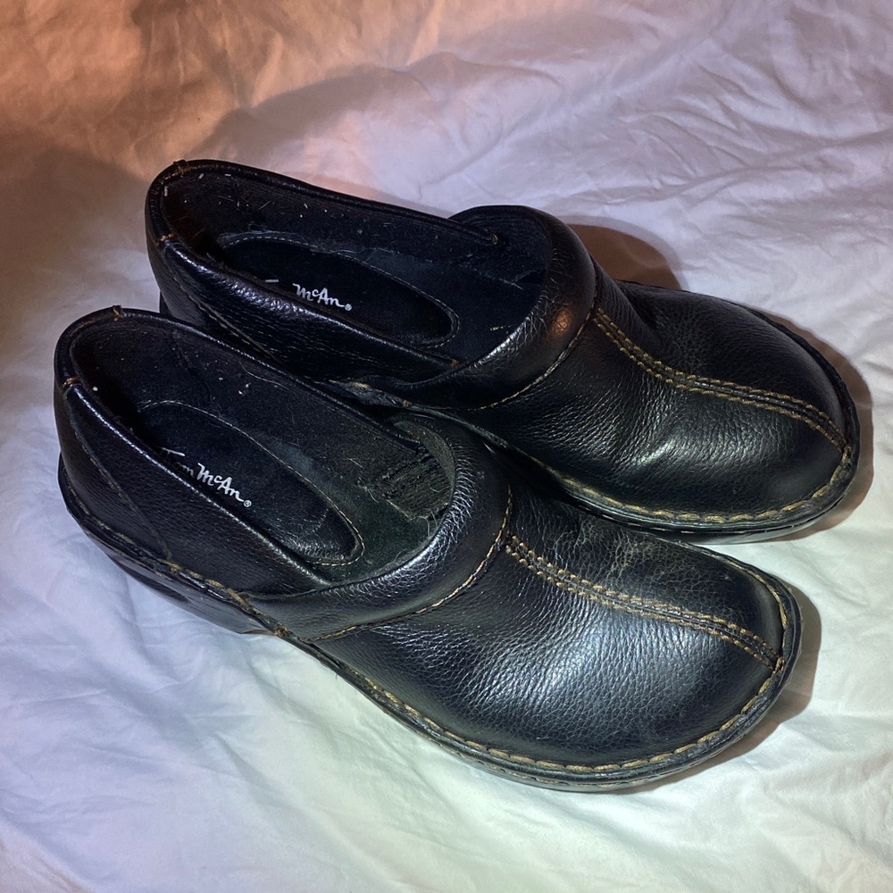 Thom McAn Black Leather Women’s Clogs 6.5 Fall